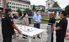 登封市教育局领导来到小龙武校检查督导安全工作