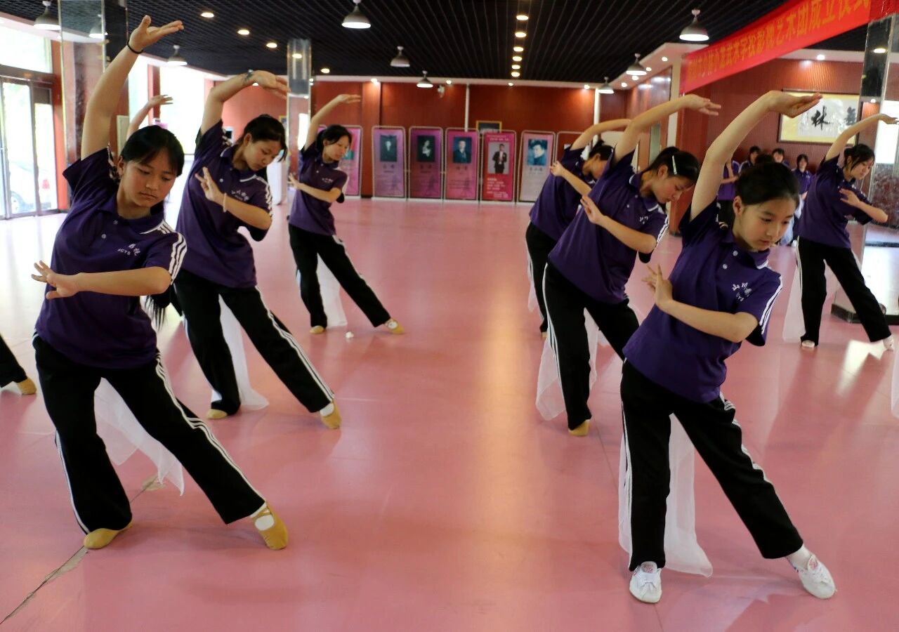 河南少林小龙武校