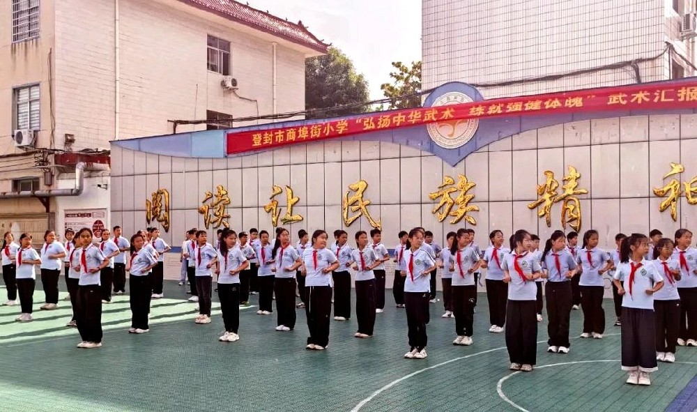 河南少林小龙武校