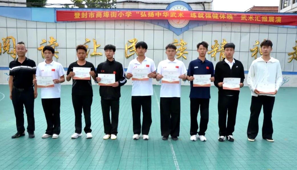 河南少林小龙武校
