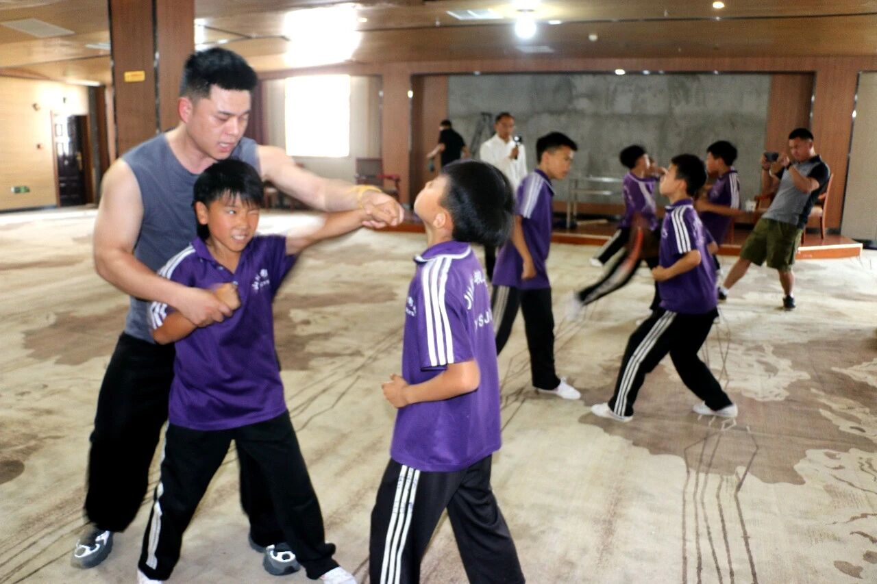 河南少林小龙武校