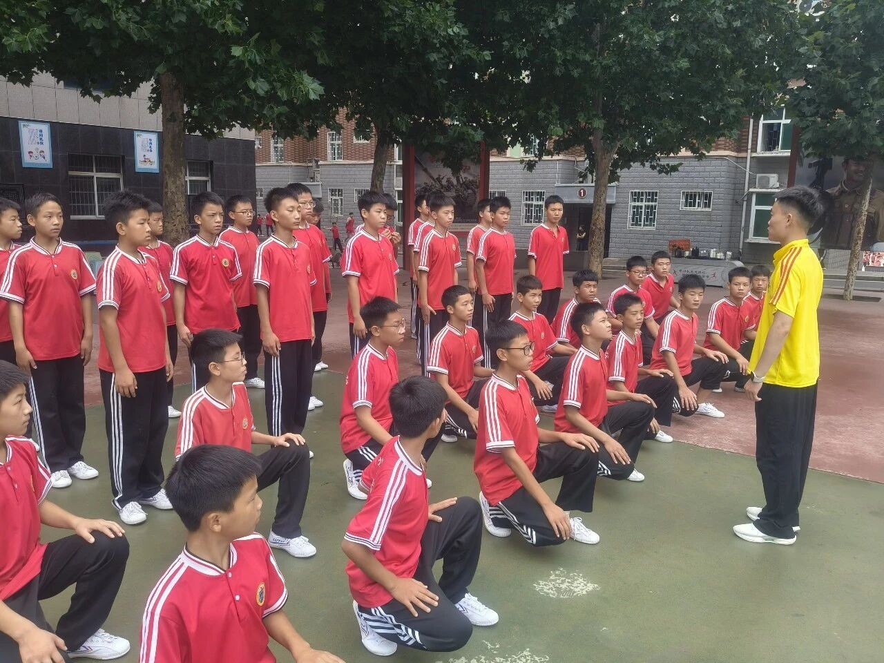 河南少林小龙武校教练高智