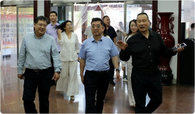郑州市政协调研组莅临少林小龙武校专项指导工作