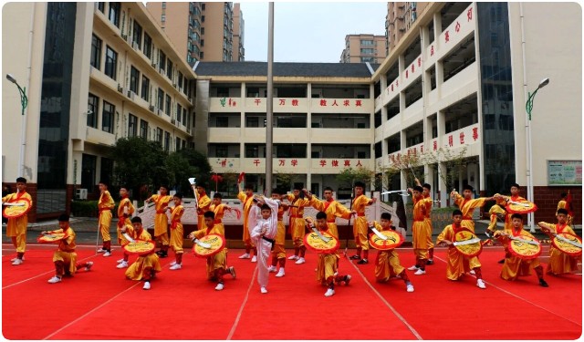 河南少林小龙武校