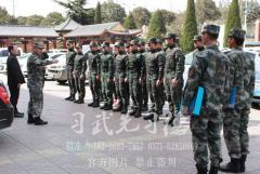 少林小龙武校特邀部队领导给预备役队员讲解军事常识