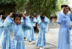 登封少林小龙武校学员参加“文化和自然遗产日”宣传活动